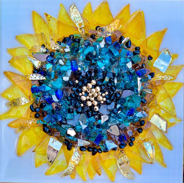 Sunflowers In Glass and Resin Online Class
